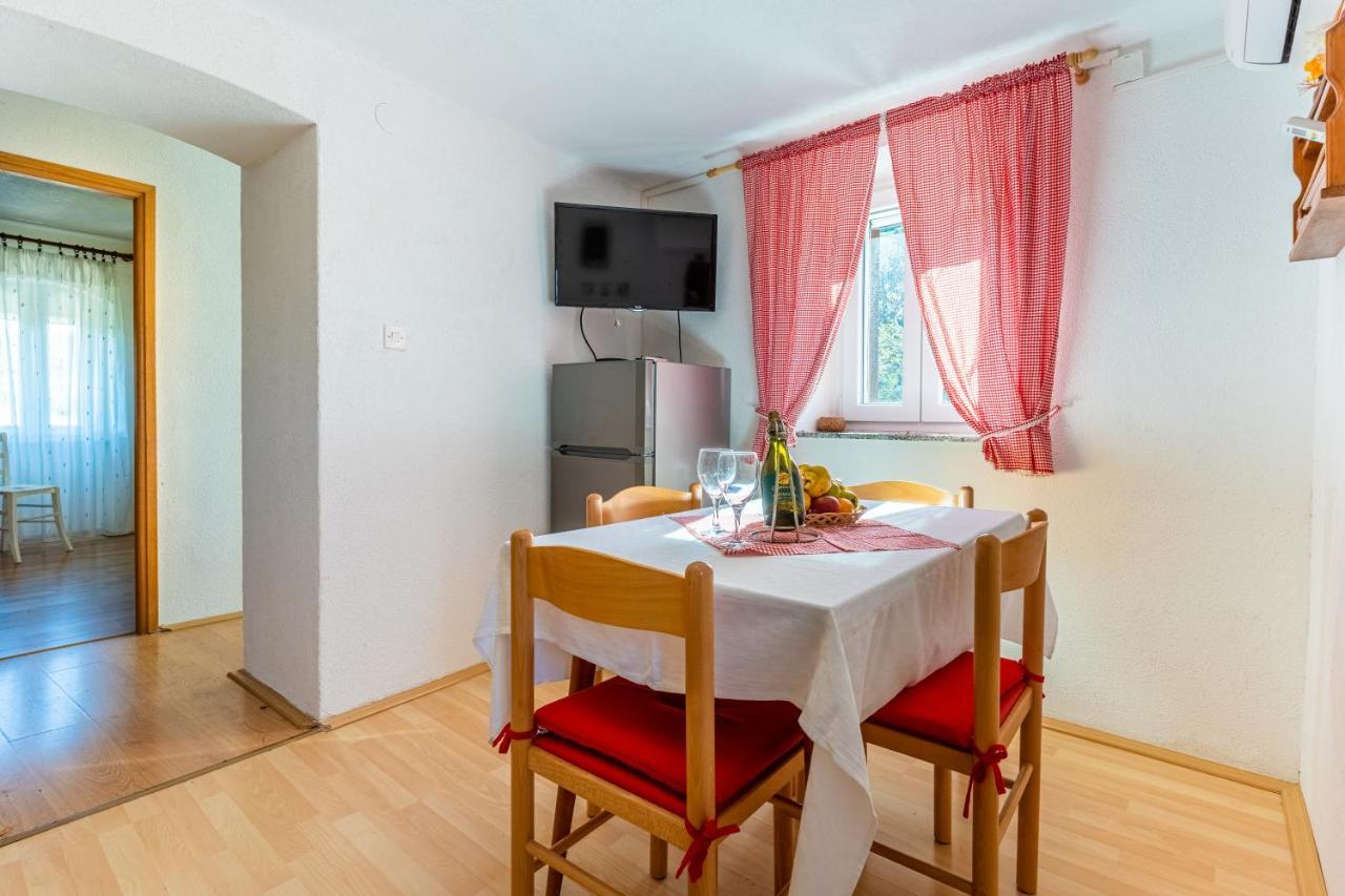 Apartmani Valun1 외부 사진