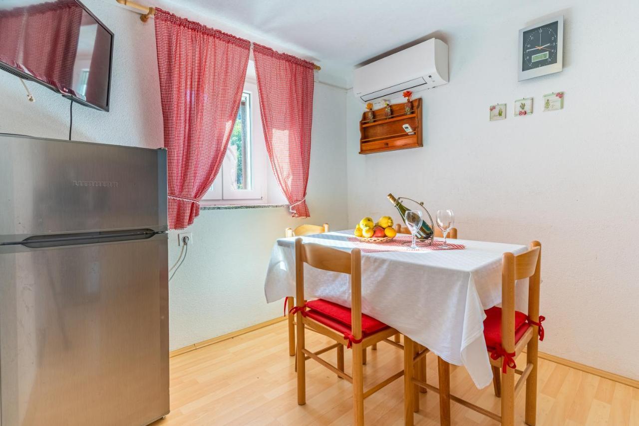 Apartmani Valun1 외부 사진