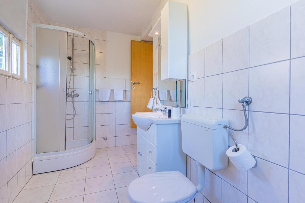 Apartmani Valun1 외부 사진