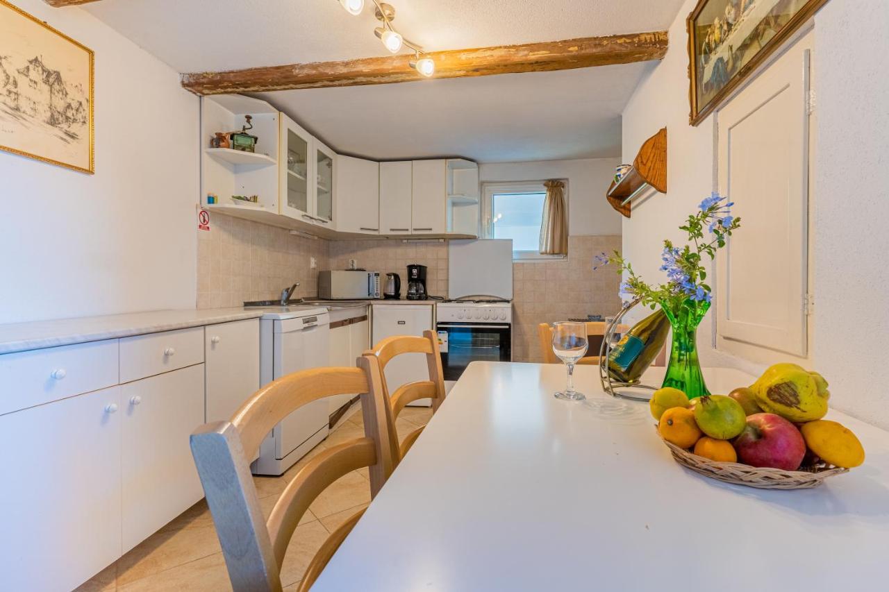 Apartmani Valun1 외부 사진